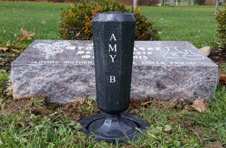 Amys_Grave.jpg
