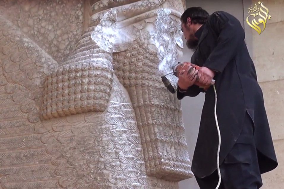 ISIS-Assyrian-statue1.jpg