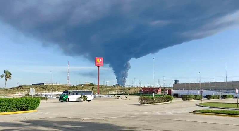 3-oil-facilities-explode-suddenly-24-hours.jpg
