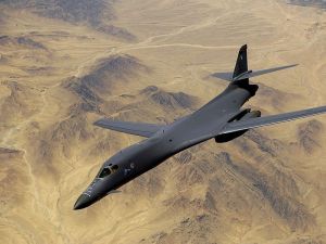 b1-b-bomber-1523796878.jpg