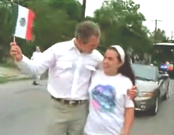 bush_waves_mexican_flag.gif