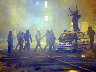 1_61_riot320.jpg