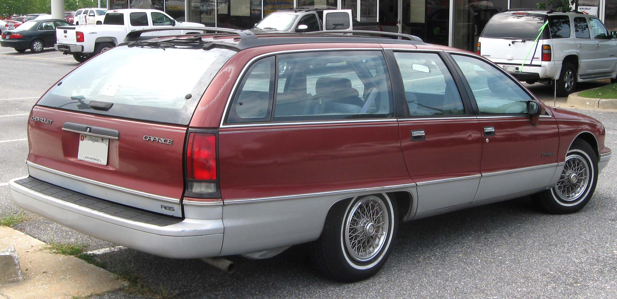 Chevrolet_Caprice_wagon_rear_--_08-12-2010.jpg