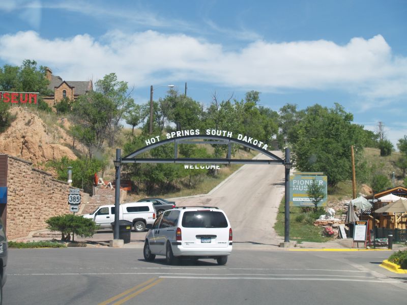 Hot_springs_south_dakota_welcome_sign.jpg
