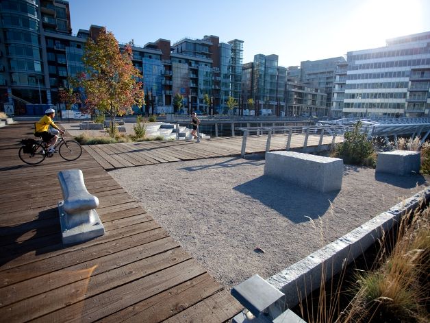vancouver-village-boardwalk-2_44imggalbig-xw1.jpg