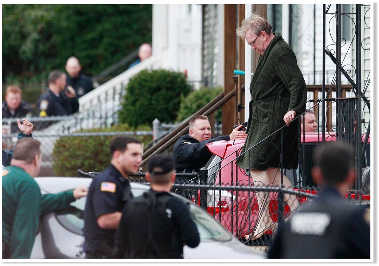 ss_130419_boston_manhunt_24_ss.jpg