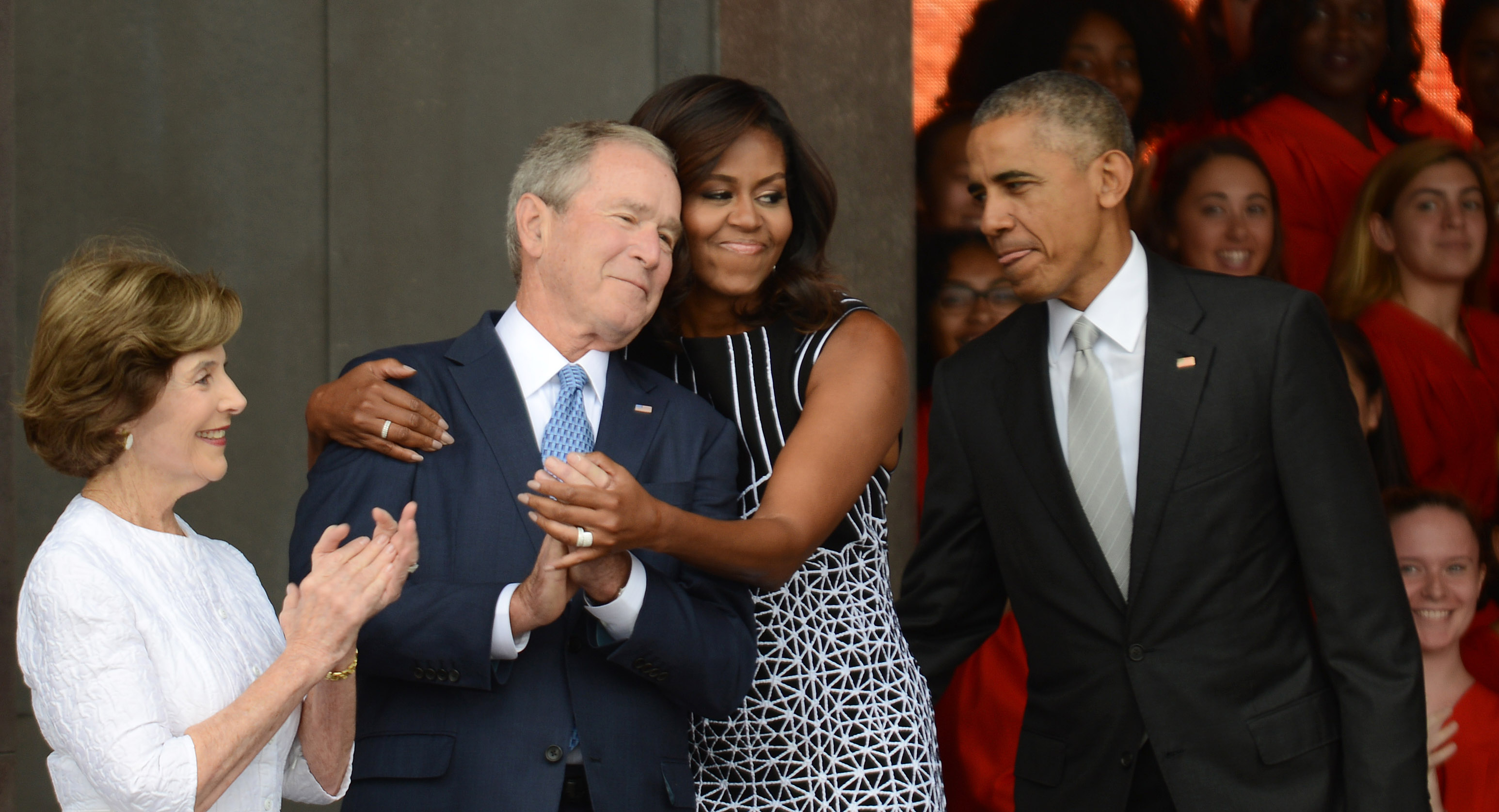 170119-bushes-obamas-getty-1160.jpg