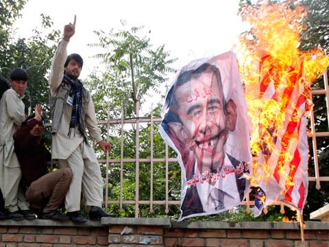 obama-flag_burning_in_kabul_univ_students-480.jpg