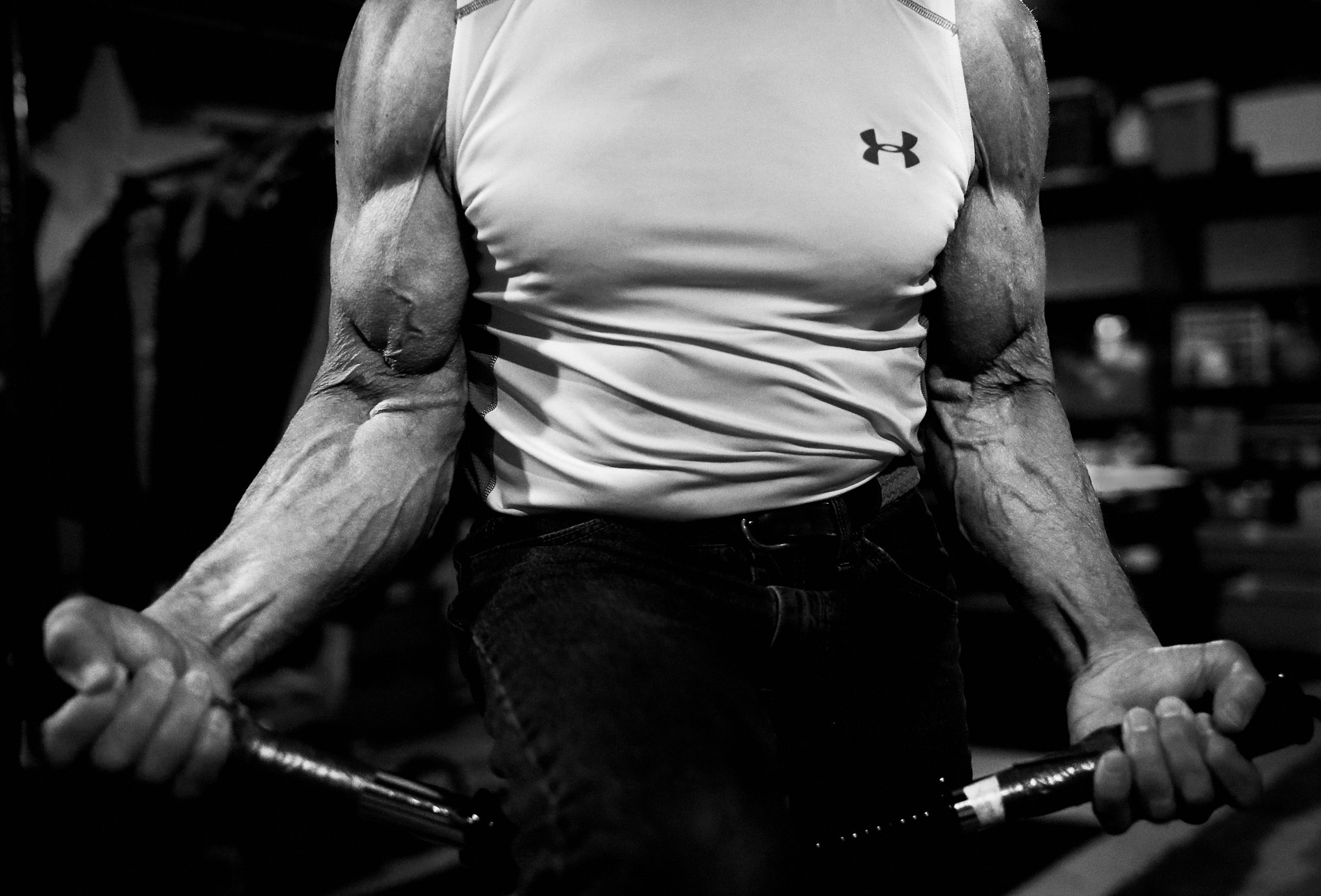 00armwrestler4-superJumbo.jpg
