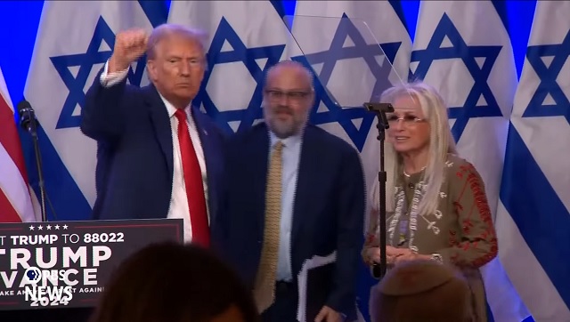 trump-adelson-press-conference-anti-semitism.jpg